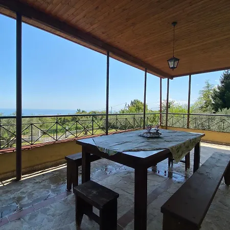Apartment Eξοχικό : Oι πρόποδες *