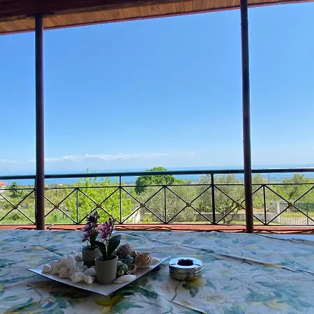 Apartment Eξοχικό : Oι πρόποδες *